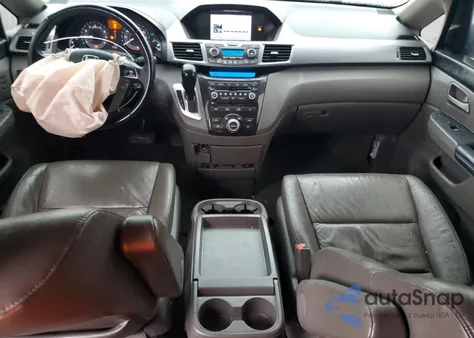 2011 Honda Odyssey Touring z USA, uszkodzony, nr VIN 5FNRL5H95BB070435